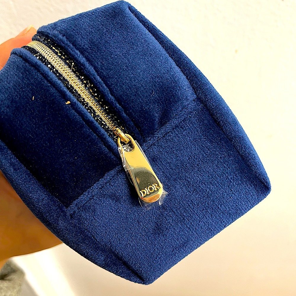 Christian Dior Beauté Navy Blue Velvet Cosmetics Pouch - Picture 5 of 6